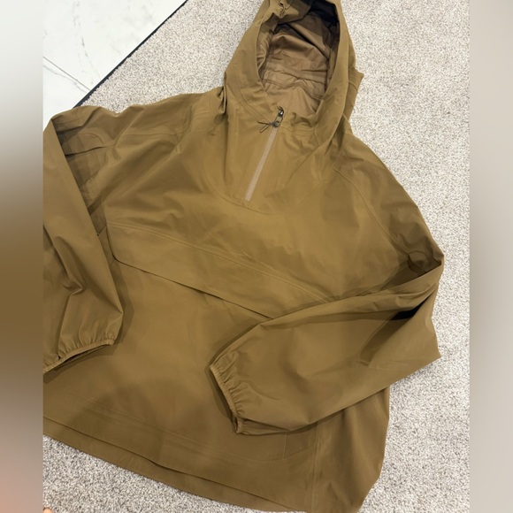 Lululemon Waterproof Hiking Poncho Size 2 (Oversized) NWOT - Picture 2 of 6